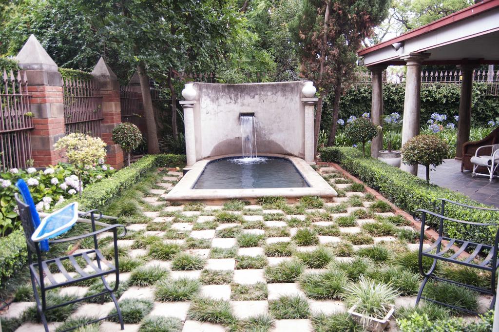 Brooklyn Guesthouses Pretoria-Noord Exterior foto