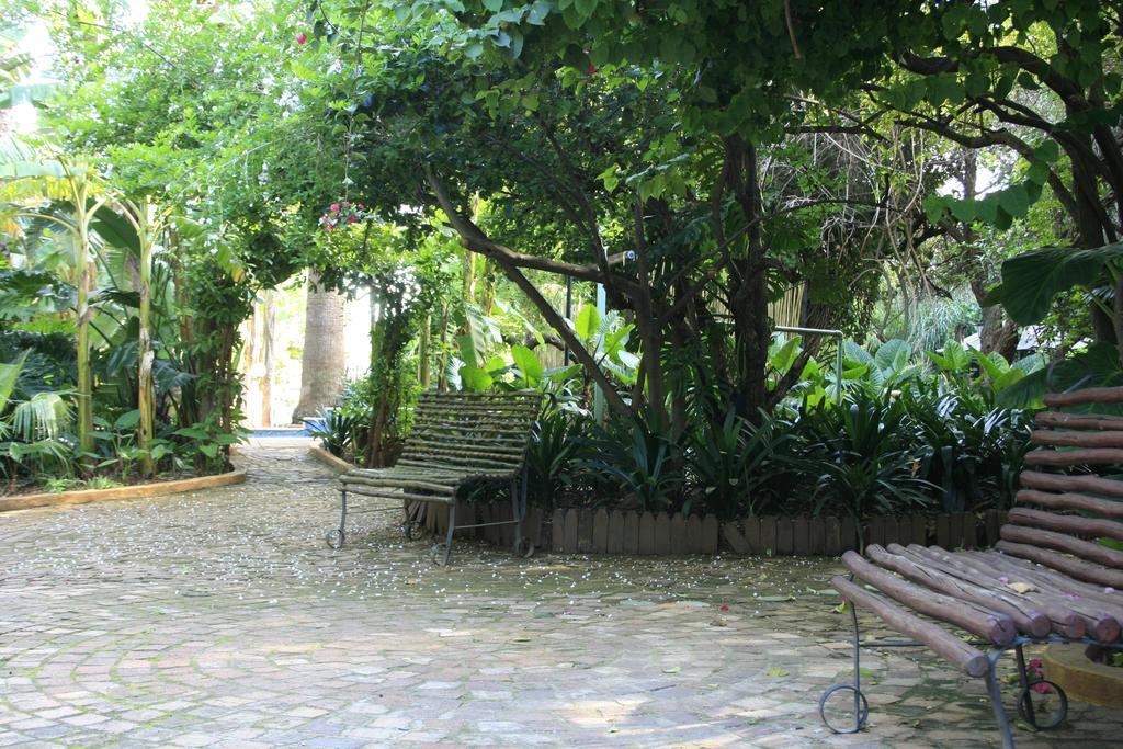 Brooklyn Guesthouses Pretoria-Noord Exterior foto