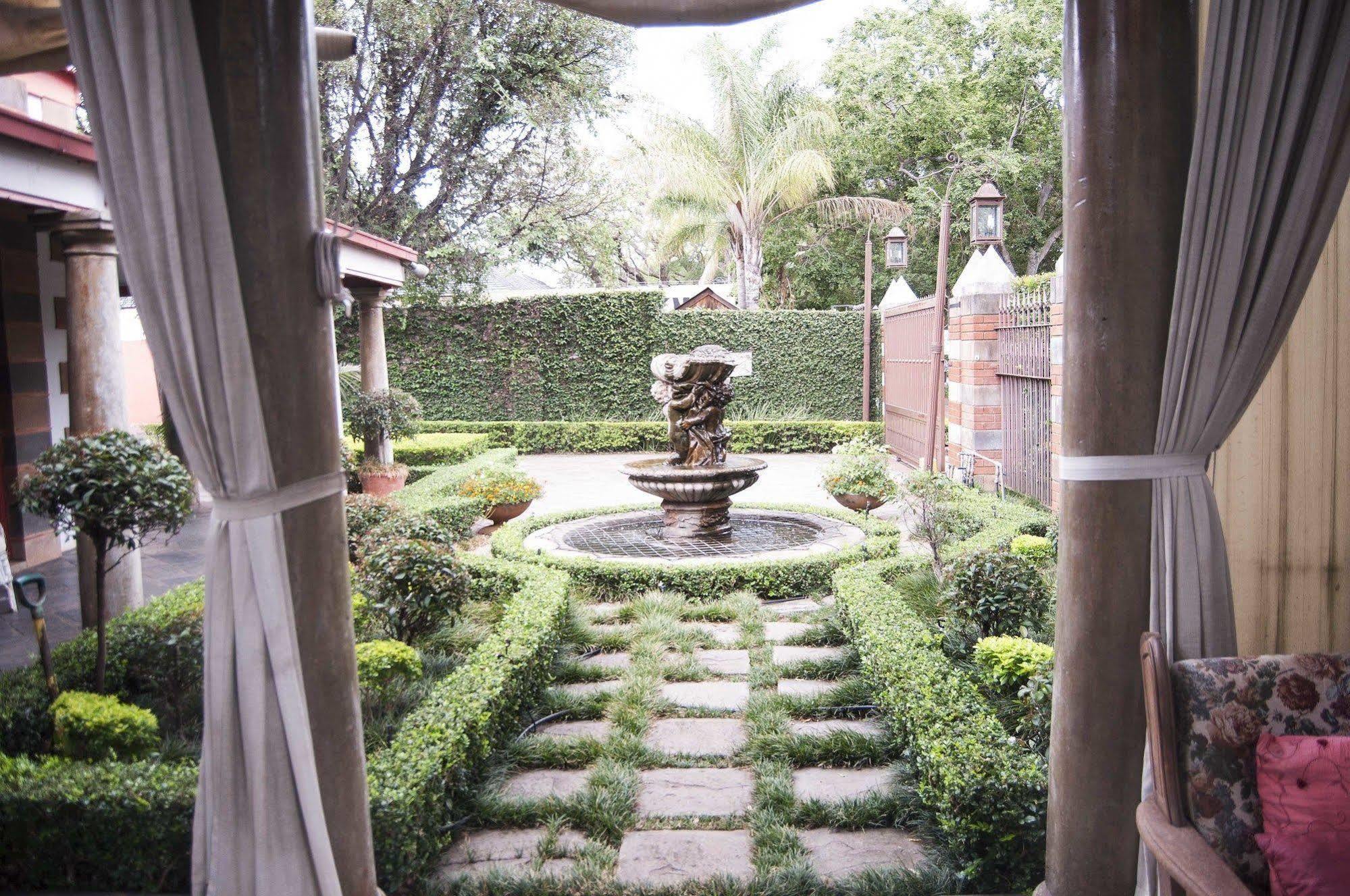 Brooklyn Guesthouses Pretoria-Noord Exterior foto