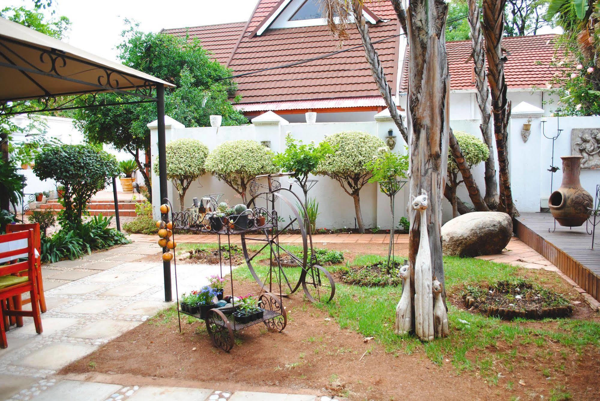Brooklyn Guesthouses Pretoria-Noord Exterior foto